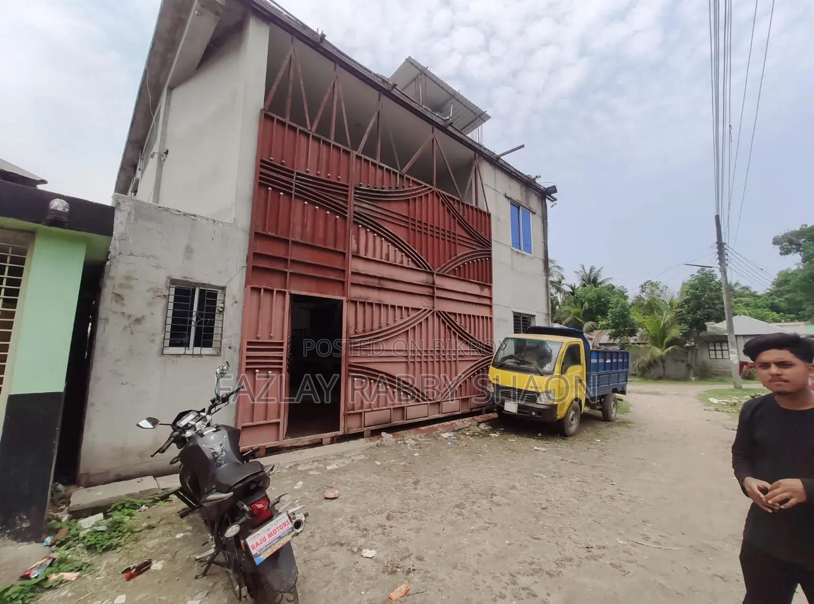 Furnished 1-bedroom House in Pabna for sale