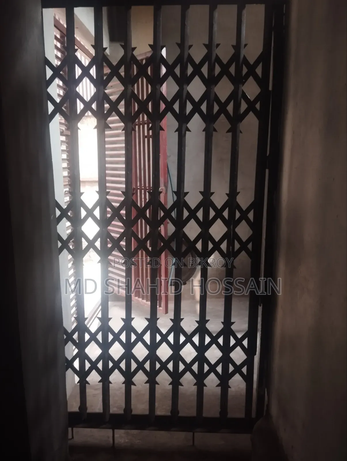 Main Gate Scissor Gate