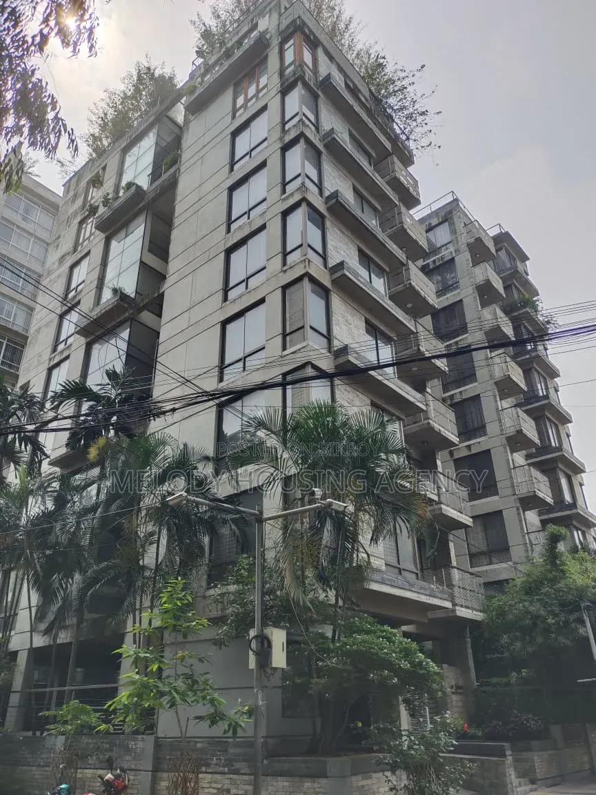 Furnished 6-Bedroom Duplex in Baridhara for Sale