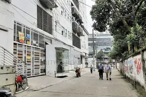 Furnished 3bdrm Apartment in Uproperty, Dhanmondi for Sale