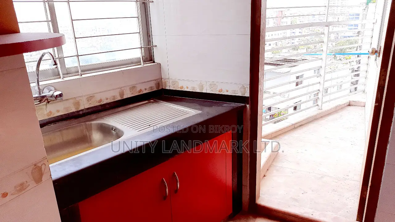 Furnished 3bdrm Apartment in Uproperty, Dhanmondi for Sale