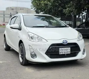 Toyota Aqua 2016 Pearl