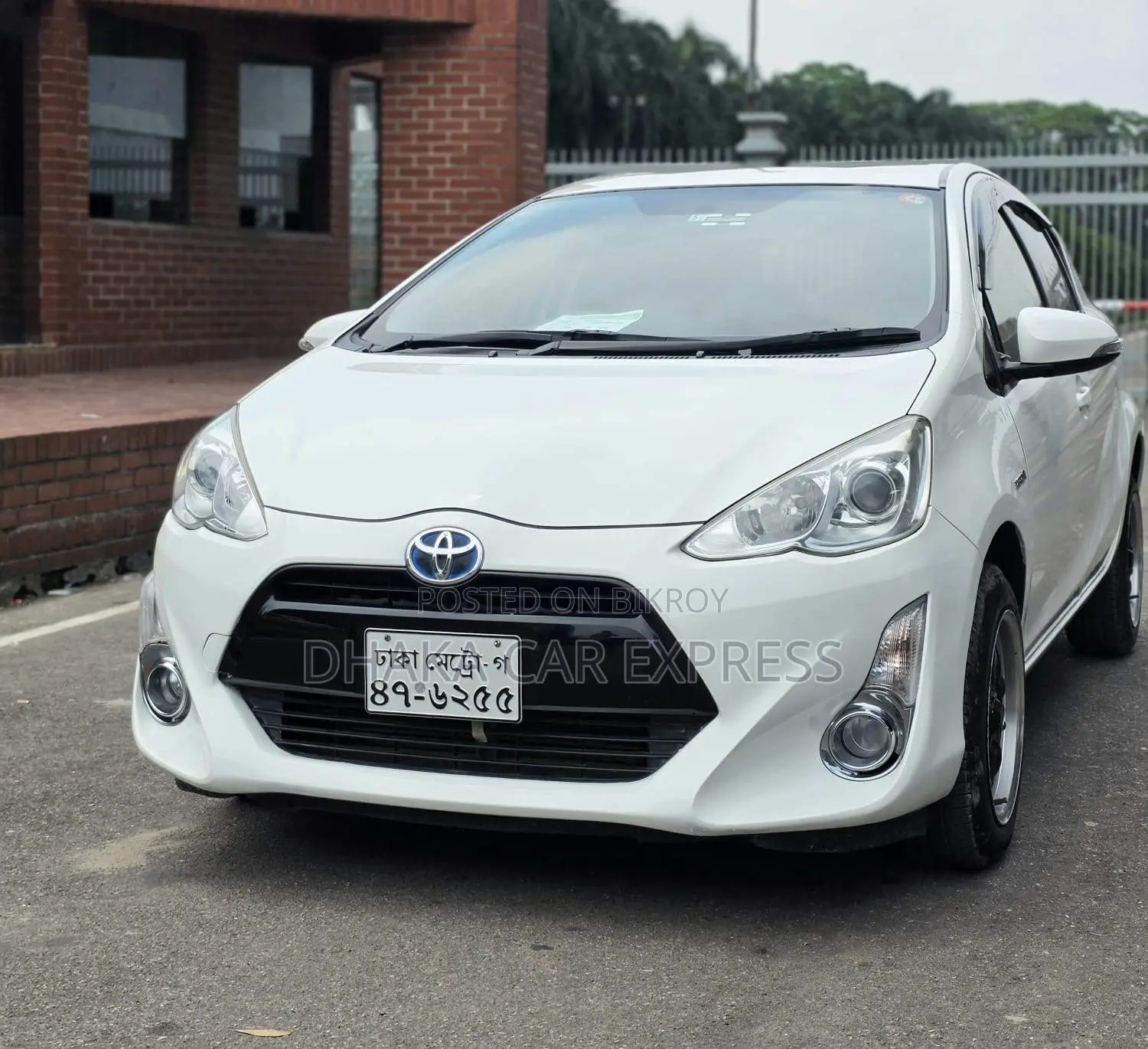 Toyota Aqua 2016 Pearl