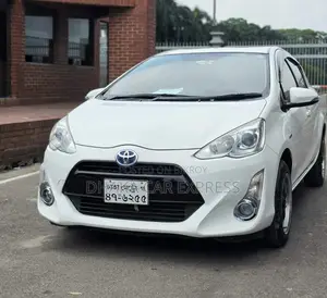 Toyota Aqua 2016 Pearl