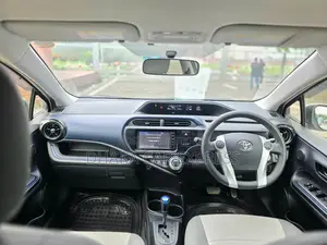 Toyota Aqua 2016 Pearl