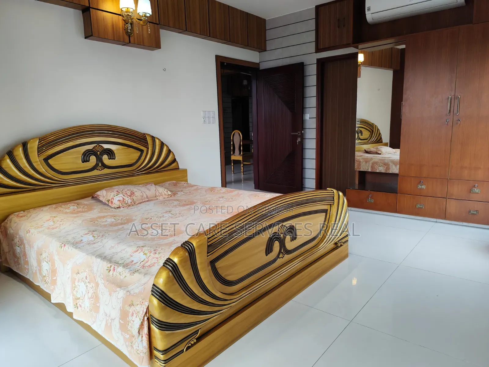 Furnished 4-bedroom Apartment in Baridhara for rent
