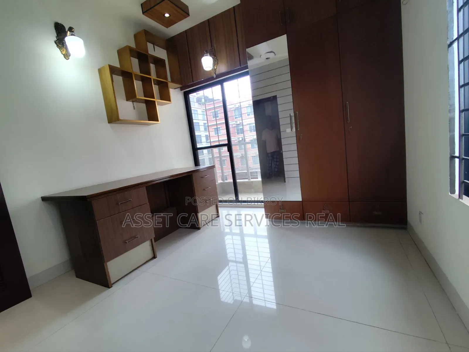 Furnished 4-bedroom Apartment in Baridhara for rent