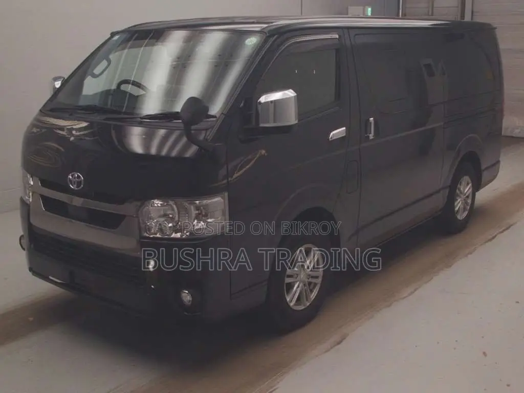 Toyota HiAce 2021 Black