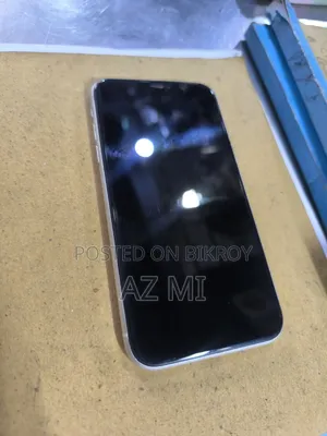 Apple iPhone XR 128 GB White