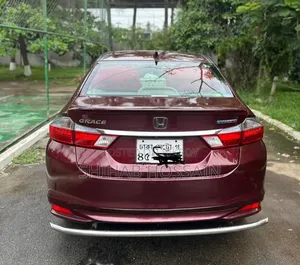 Honda Grace 2015 Red