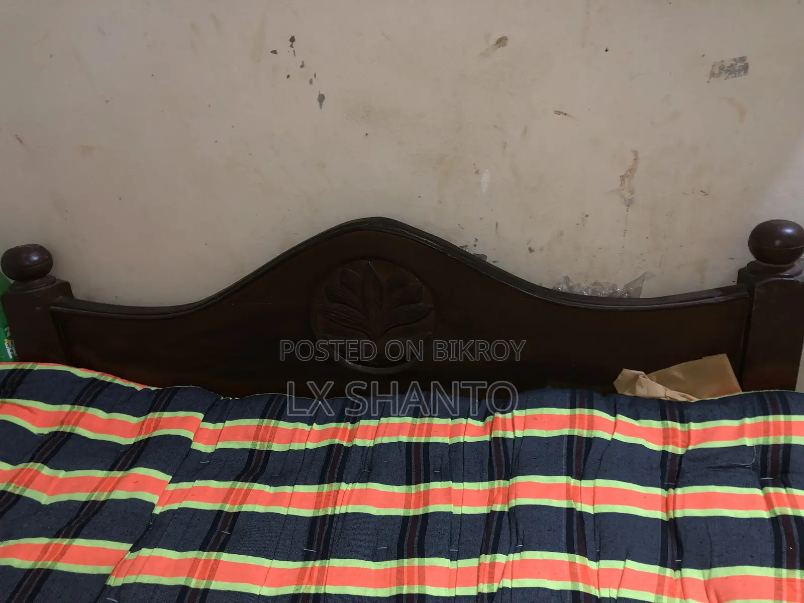 একটা ৪/৭ খাট বিক্রি করা হবে অল্প দামে গ্রামে চলে যাবো তাই বিক্রি