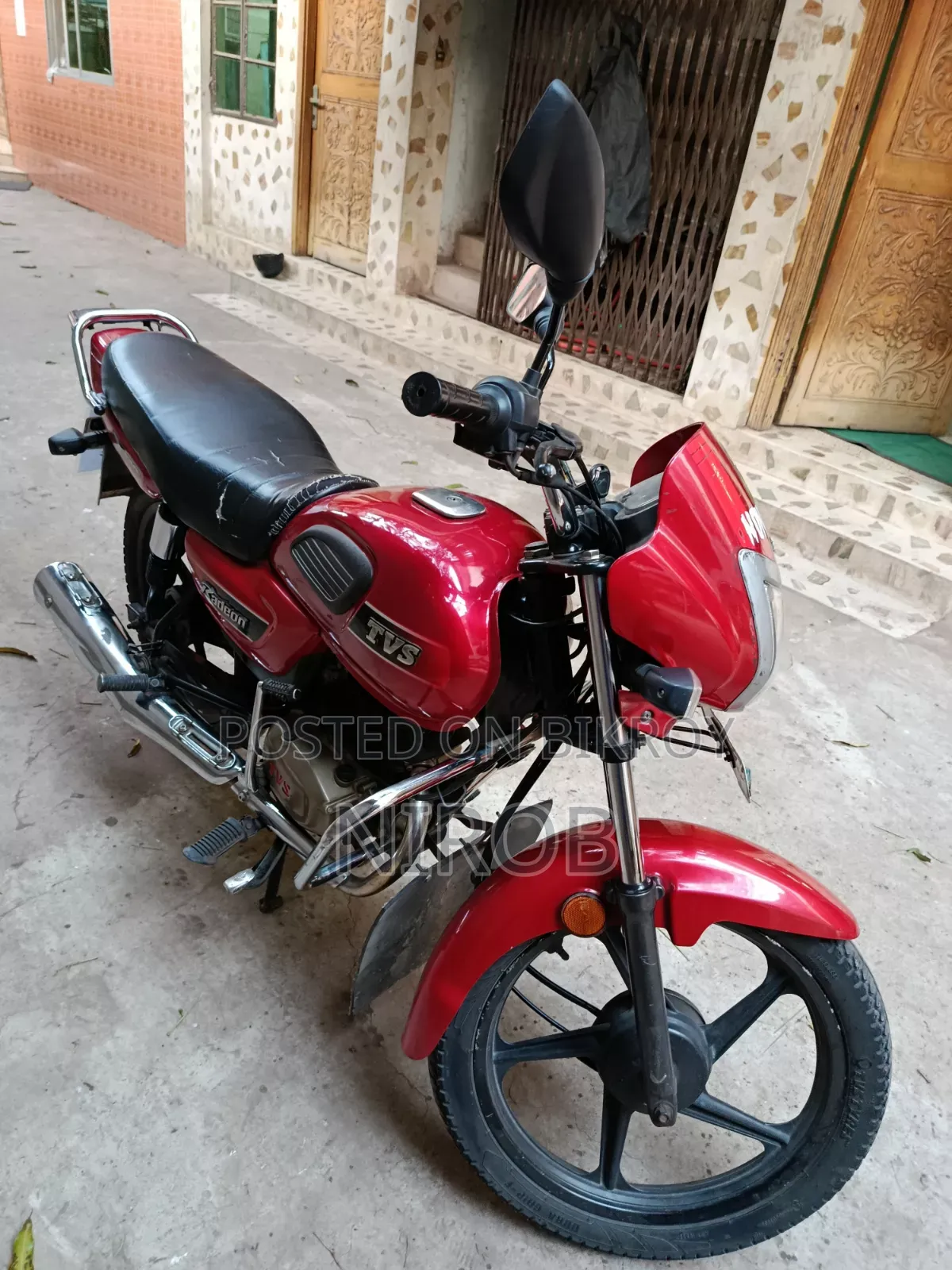 TVS Radeon 2024 Red