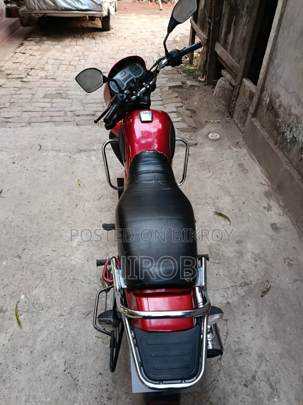 TVS Radeon 2024 Red