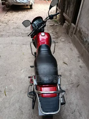 TVS Radeon 2024 Red