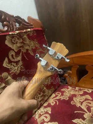 Ukulele ( Aban )