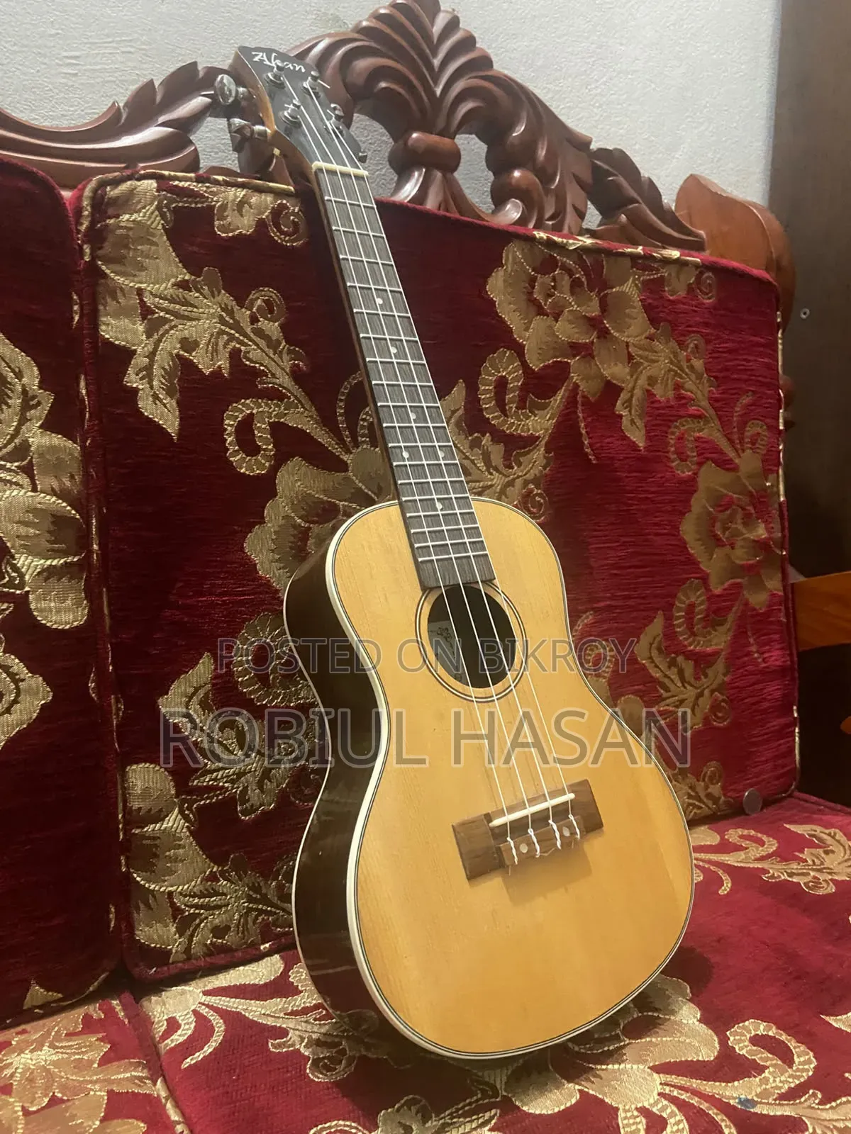 Ukulele ( Aban )