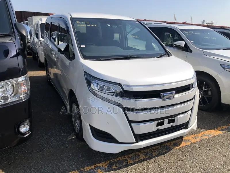 Toyota Noah 2021 Pearl