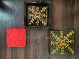 কারিগর দ্বারা তৈরি কাশ্মীরি পেপার ম্যাশে ক্যান্ডেল হোল্ডার + কোস্টার সেট