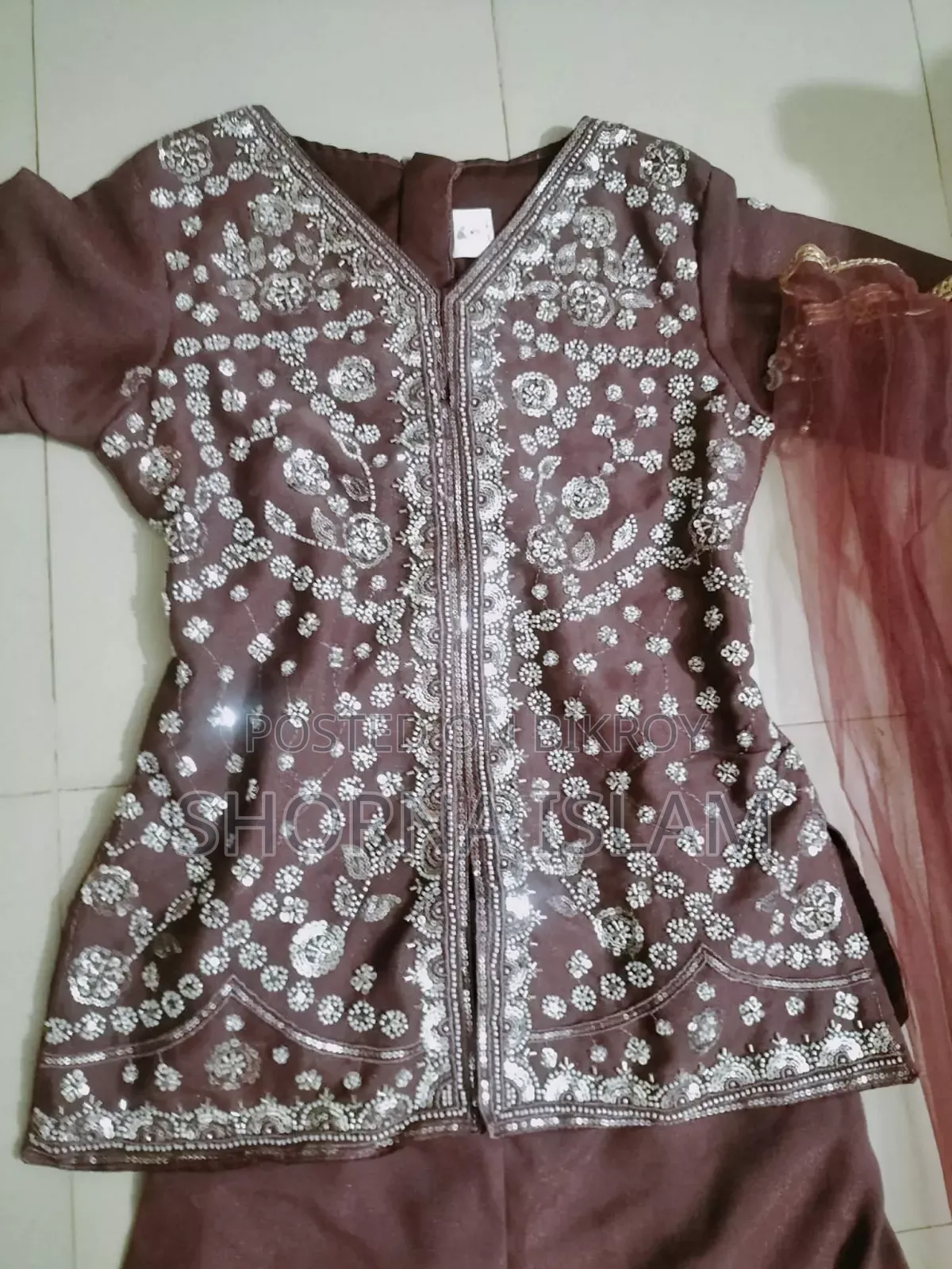 নতুন সারারা সেট।