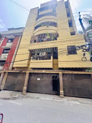 3-bedroom Apartment in Vila Asiah, Shyamoli for rent