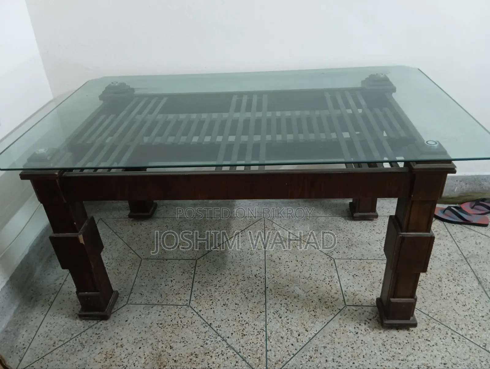 লেকার করা কাচের টেবিল বিক্রয় করা হবে