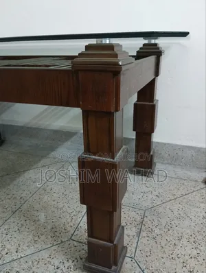 লেকার করা কাচের টেবিল বিক্রয় করা হবে