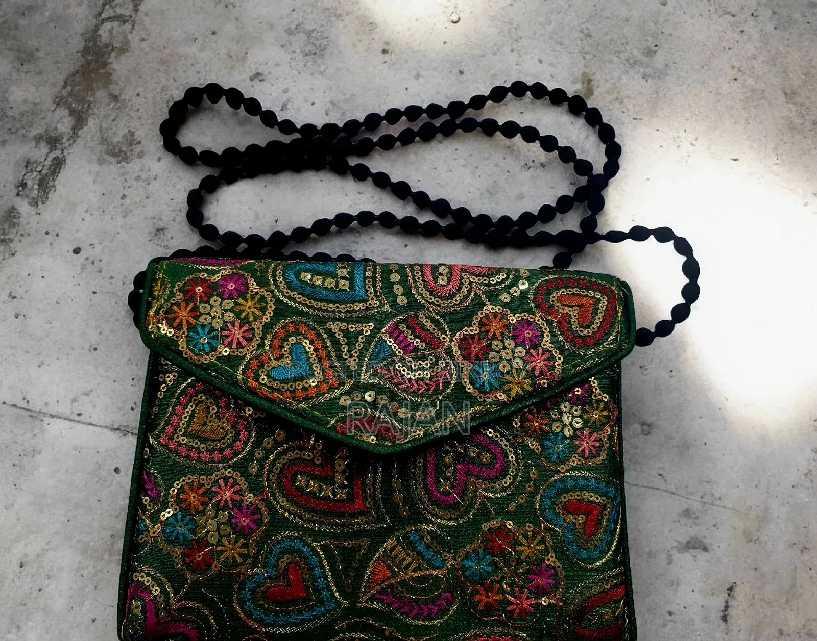 ইন্ডিয়ান কাস্মীরী ব্যাগ
