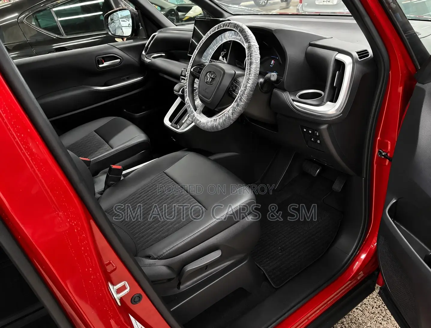 Toyota Noah 2023 Red