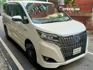 টয়োটা এস্কয়ার ১.৮ ফ্রন্ট হুইল ড্রাইভ হাইব্রিড (৭ সিটার) ২০১৯ পার্ল