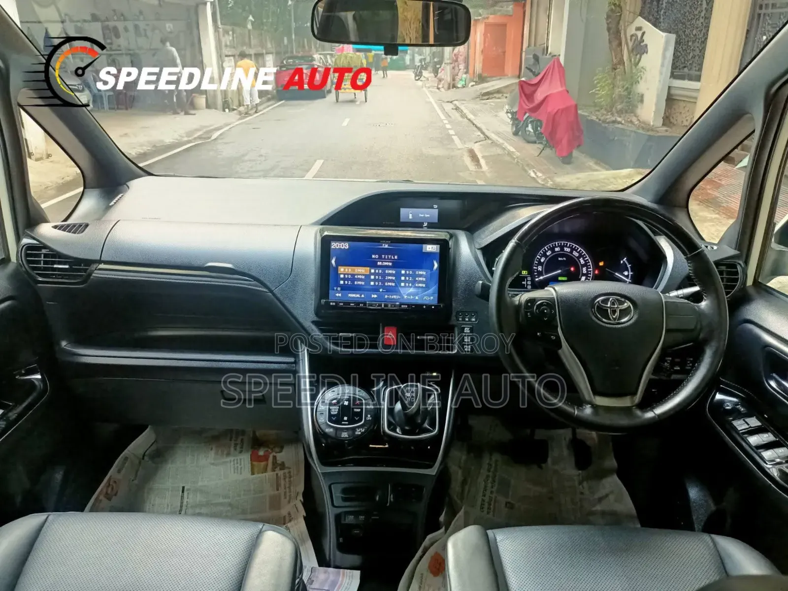 Toyota Esquire 1.8 Front Wheel Drive Hybrid (7 seater) 2019 Pearl