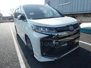 টয়োটা নোয়া ২০২৩ পার্ল