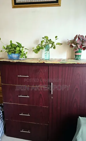 Wardrobe (122×125×45)