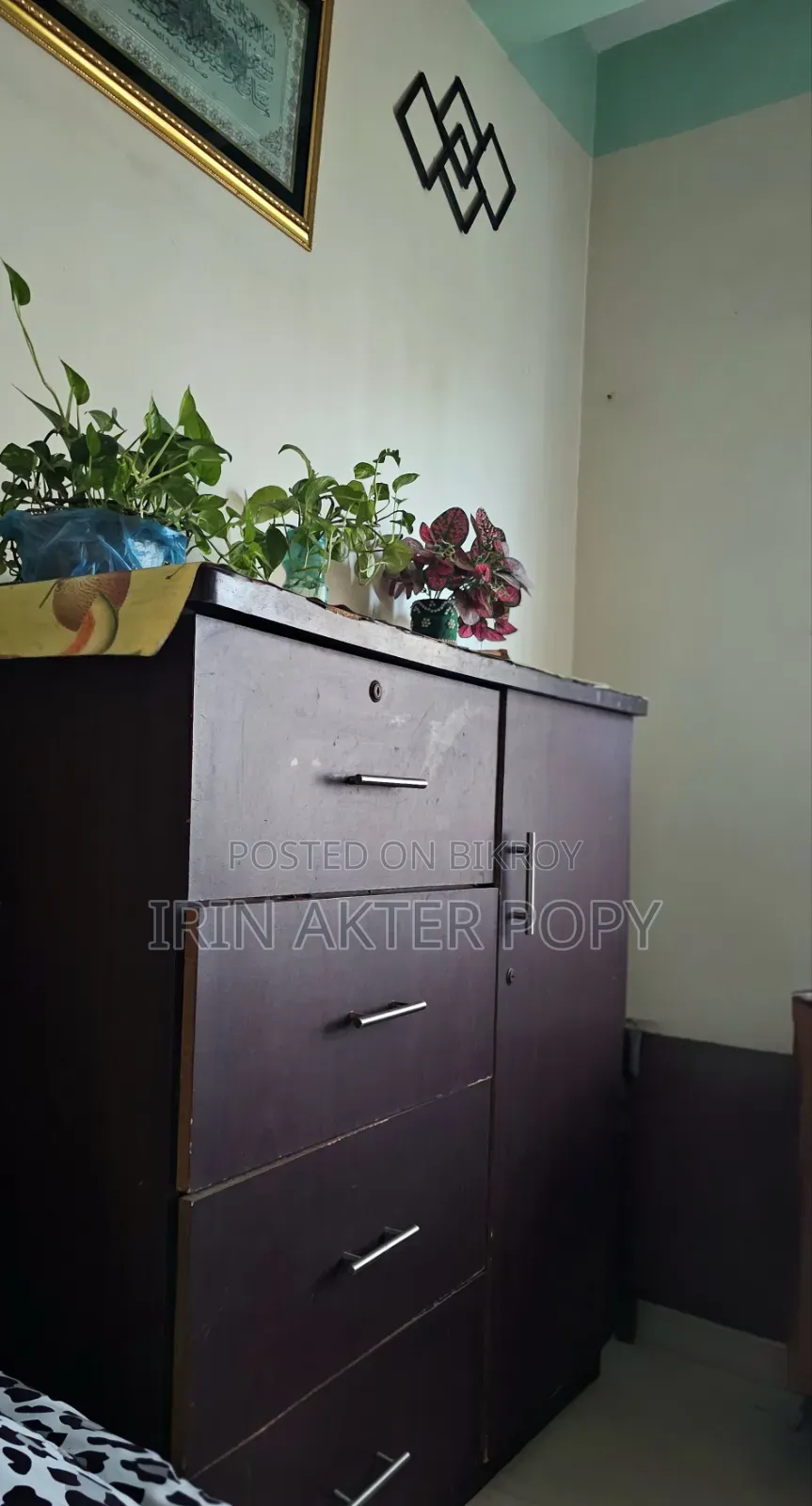 Wardrobe (122×125×45)