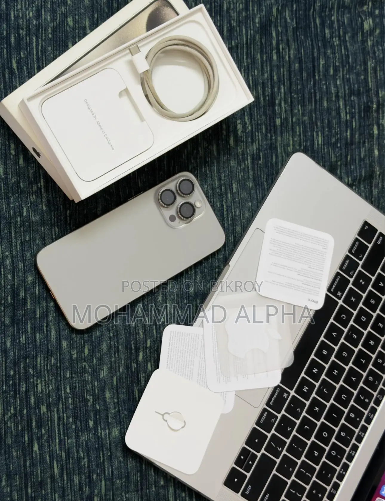 Apple iPhone 15 Pro Max ২৫৬ জিবি হোয়াইট