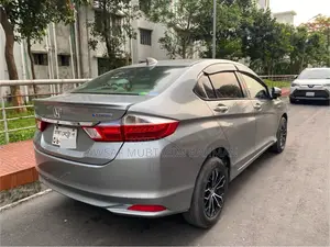 Honda Grace 2015 Gray
