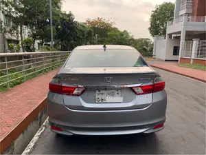 Honda Grace 2015 Gray