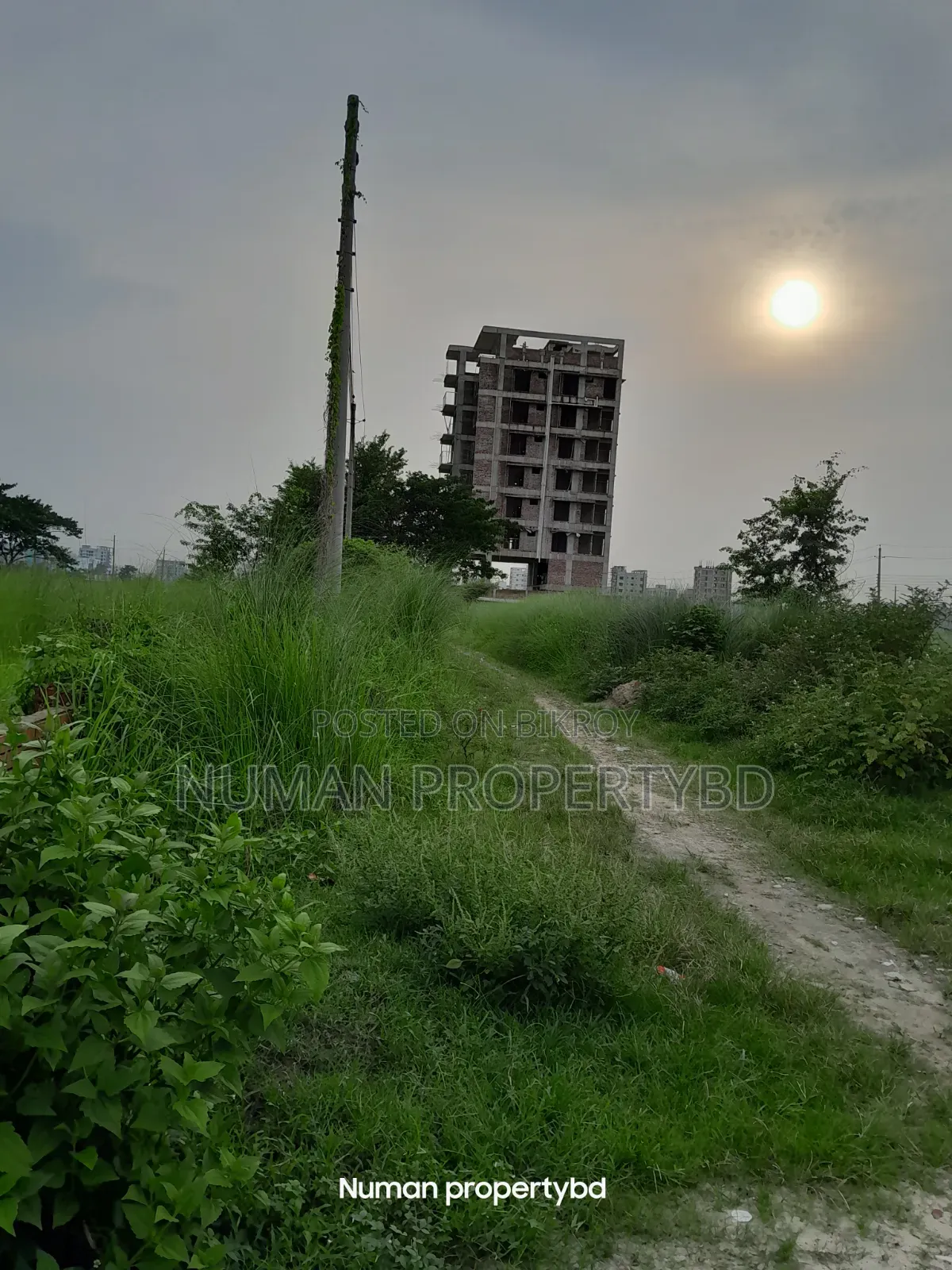 বসুন্ধরা আবাসিক এলাকায় ০৫ কাঠার প্লট বিক্রয়ের জন্য