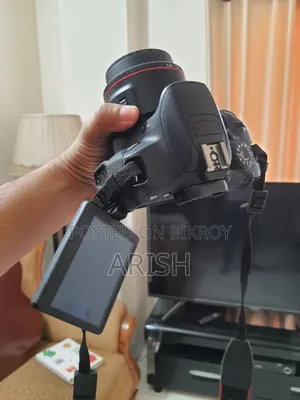 ক্যানন ৭০০ডি লেন্সসহ