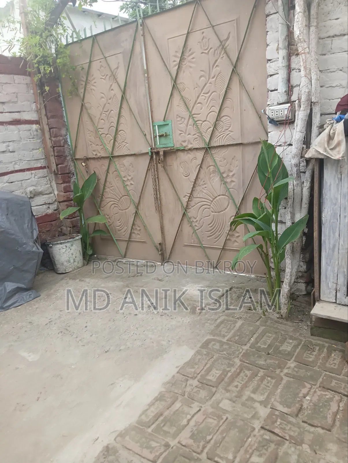 Furnished 5-bedroom Room Parlour in Court Station for Sale