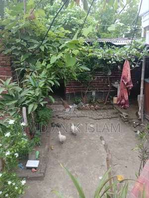 Furnished 5-bedroom Room Parlour in Court Station for Sale