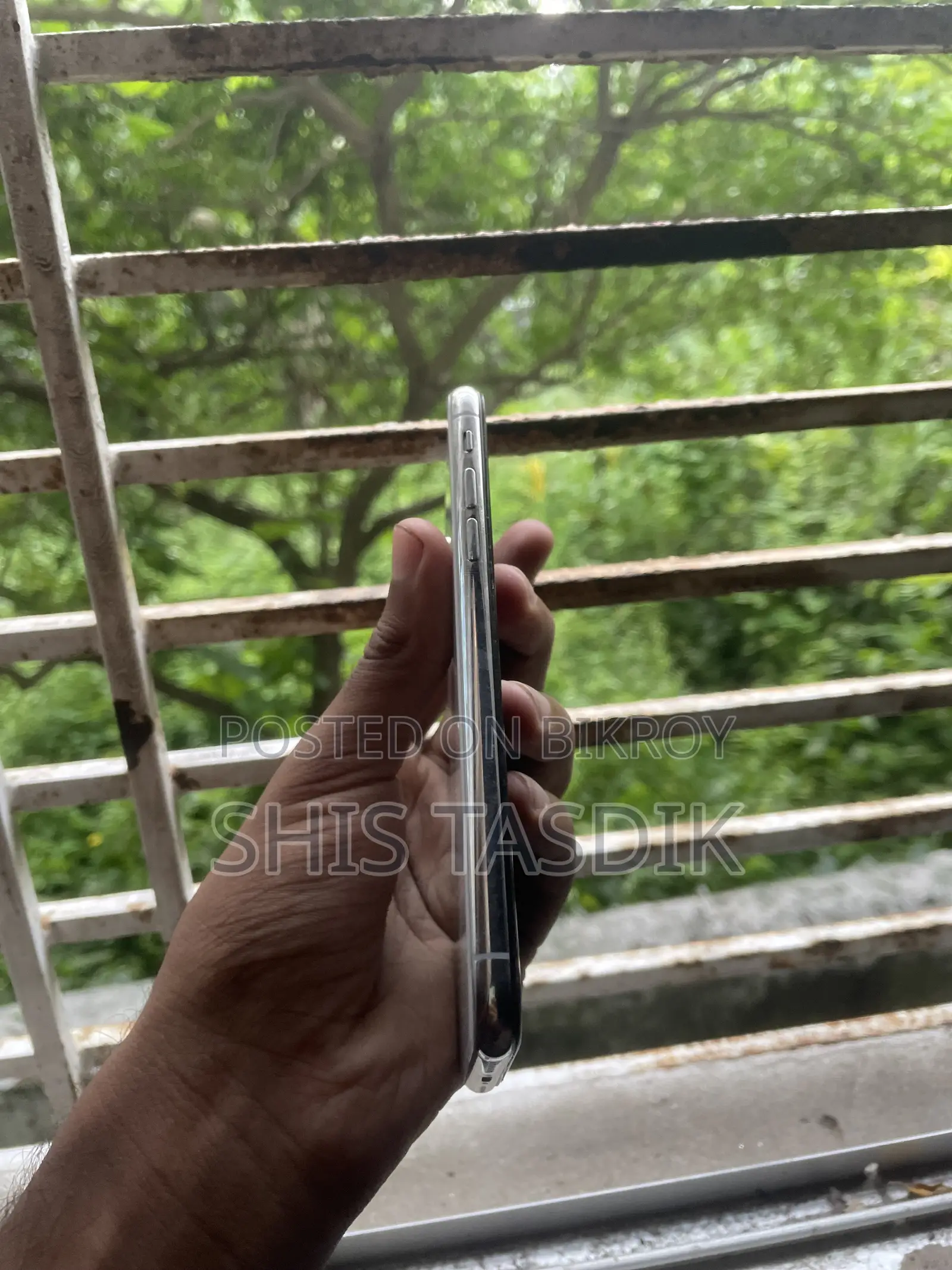 Apple iPhone X 64 GB White