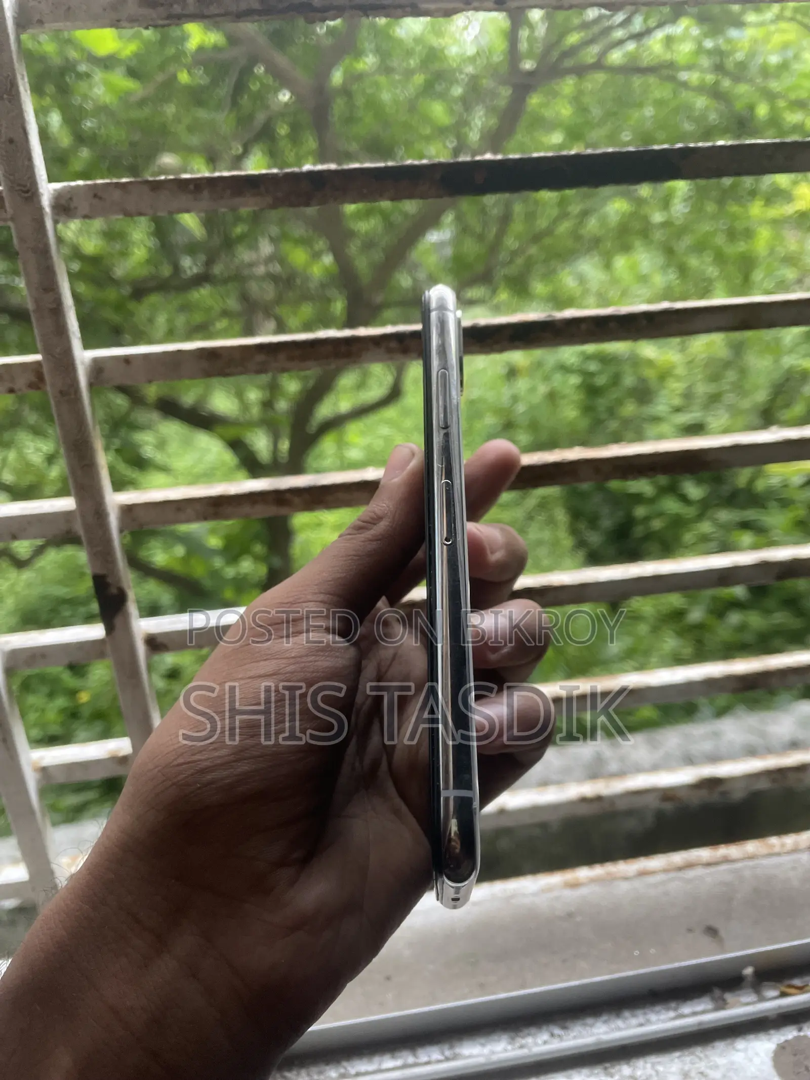 Apple iPhone X 64 GB White
