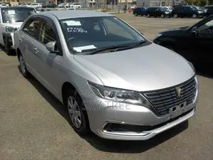 Toyota Premio 2021 Silver