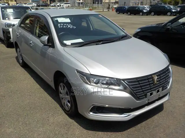 Toyota Premio 2021 Silver