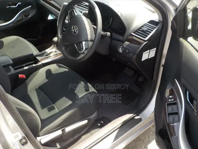 Toyota Premio 2021 Silver