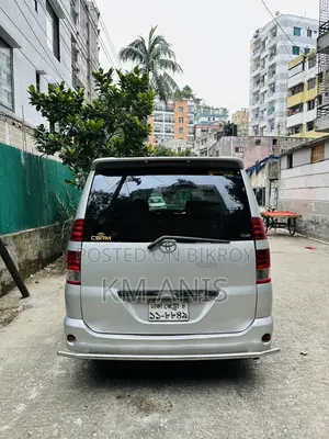 টয়োটা নোয়াহ ২.০ এডব্লিউডি (৮ সিটার) ২০০৩ সিলভার