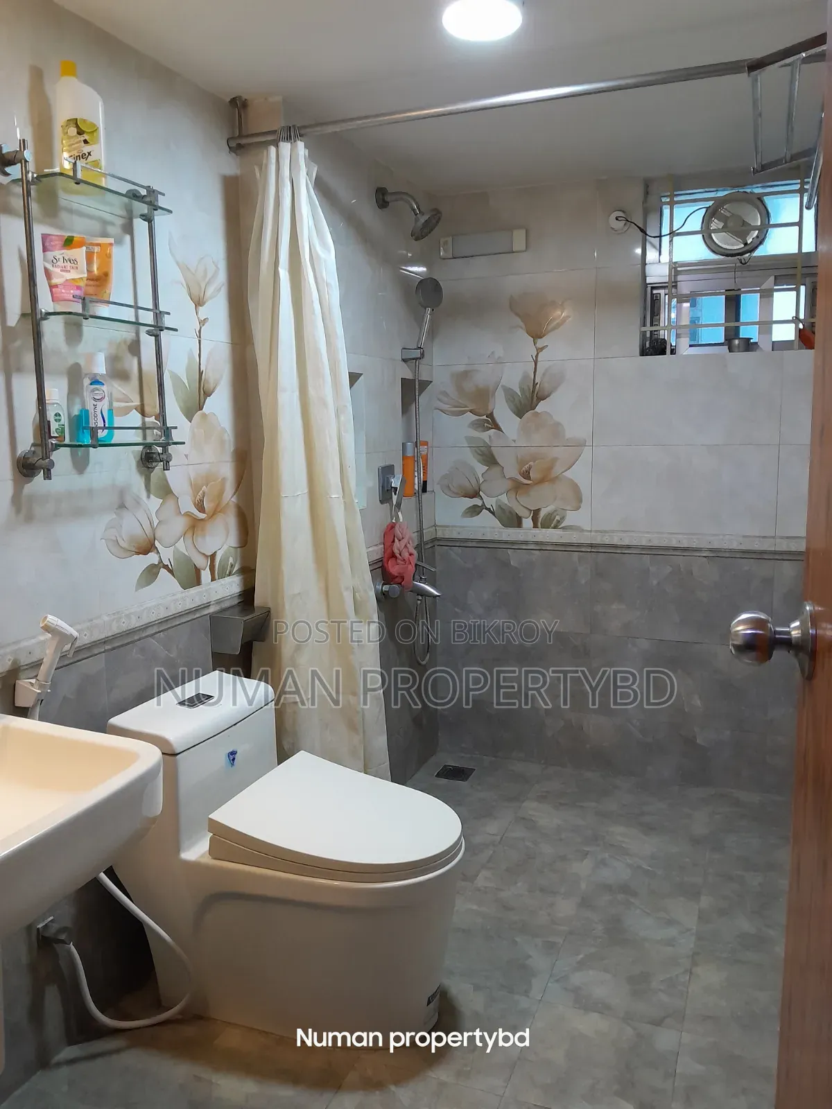বসুন্ধরায় নুমান প্রপার্টি বিডি-তে ৪ বেডরুমের ফার্নিশড অ্যাপার্টমেন্ট ভাড়ার জন্য
