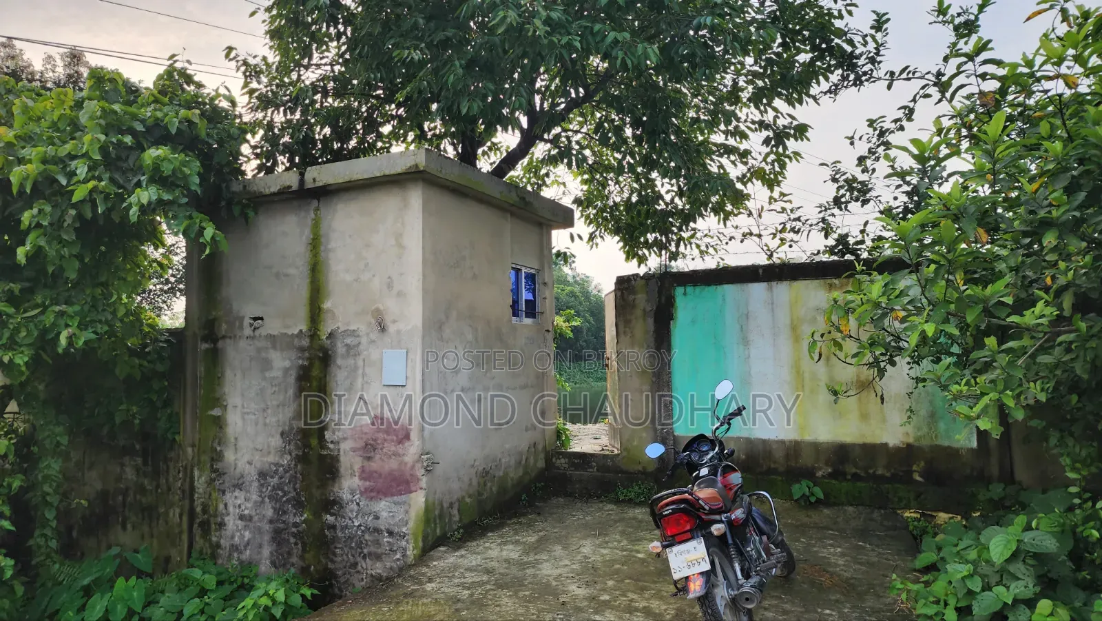 ৪০০ শতাংশ জমি বিক্রয়ের জন্য