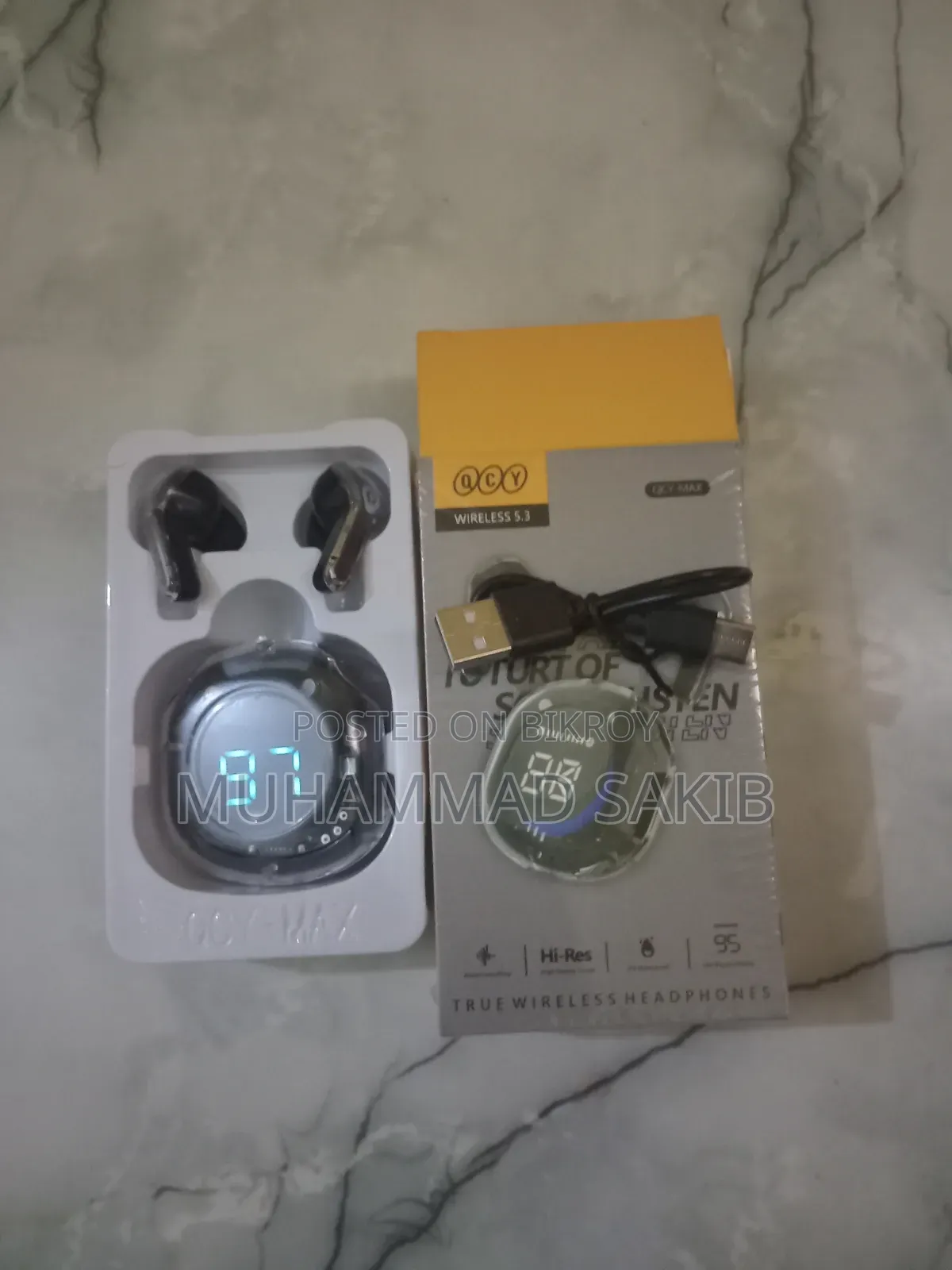 Wireless Earbuds Fresh Condition Full Box Charging Cable All Clear
