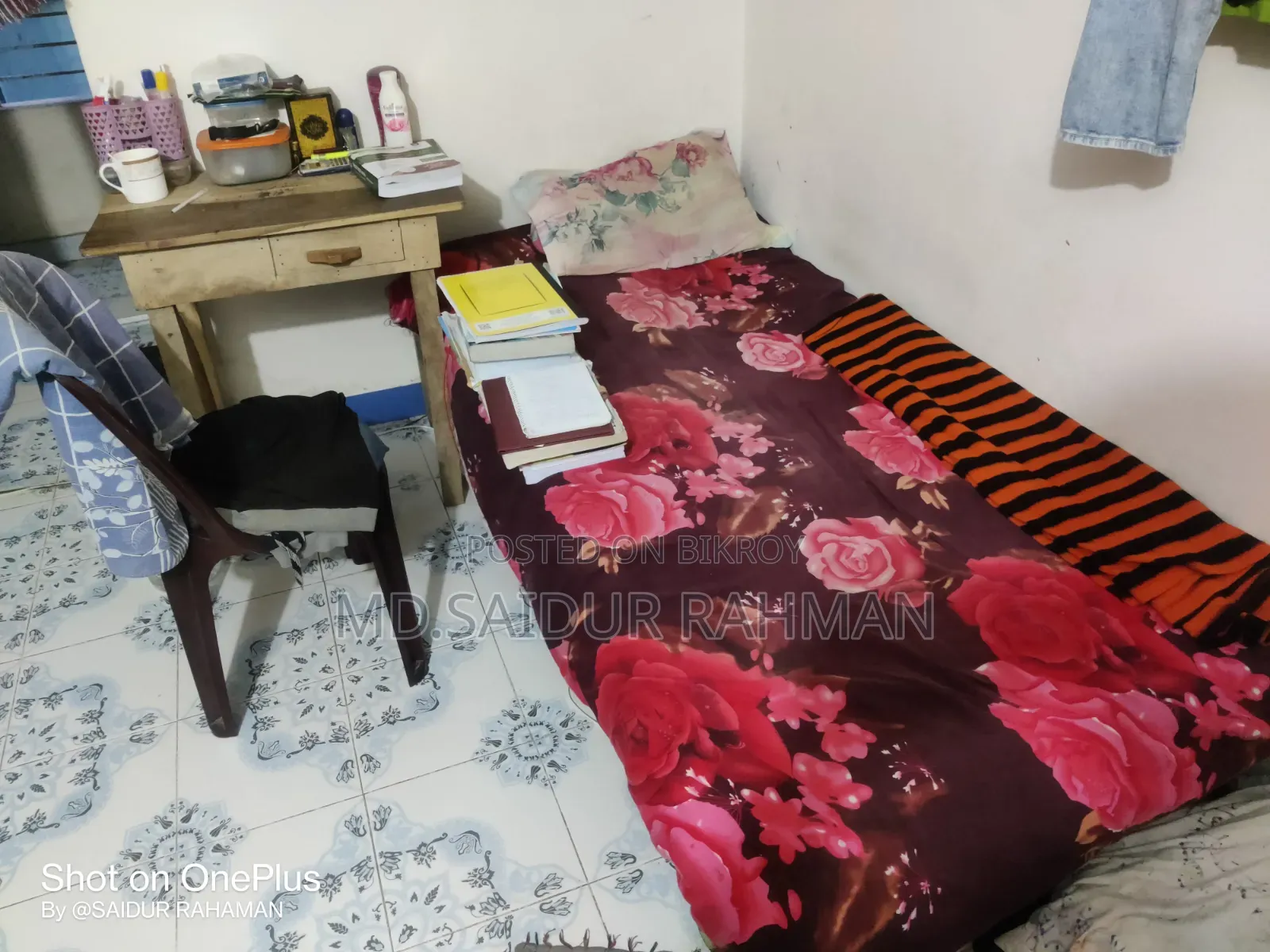 Single bed, chair and table